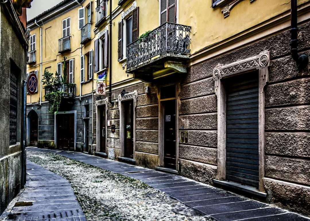 Appartamento In Centro Storico Asti Bagian luar foto